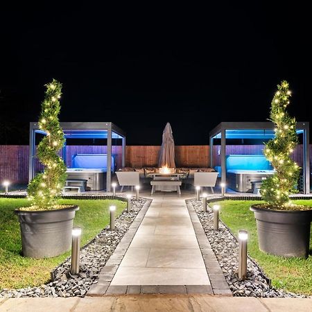 Newborough  6Br Luxury Cottage, Hot Tubs, Hoar Cross, Staffordshire מראה חיצוני תמונה
