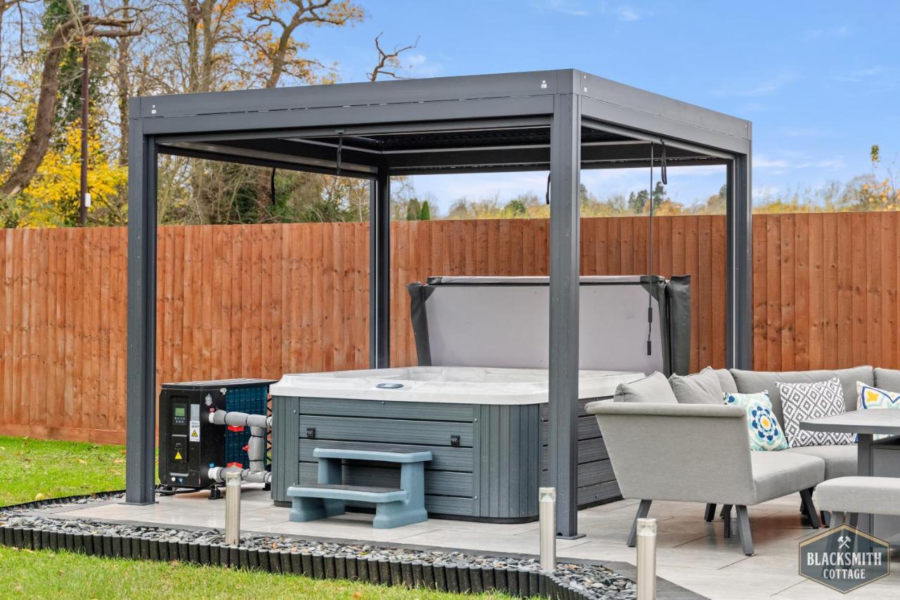 Newborough  6Br Luxury Cottage, Hot Tubs, Hoar Cross, Staffordshire מראה חיצוני תמונה