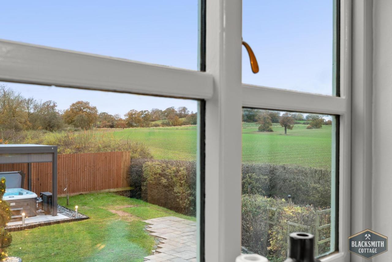 Newborough  6Br Luxury Cottage, Hot Tubs, Hoar Cross, Staffordshire מראה חיצוני תמונה