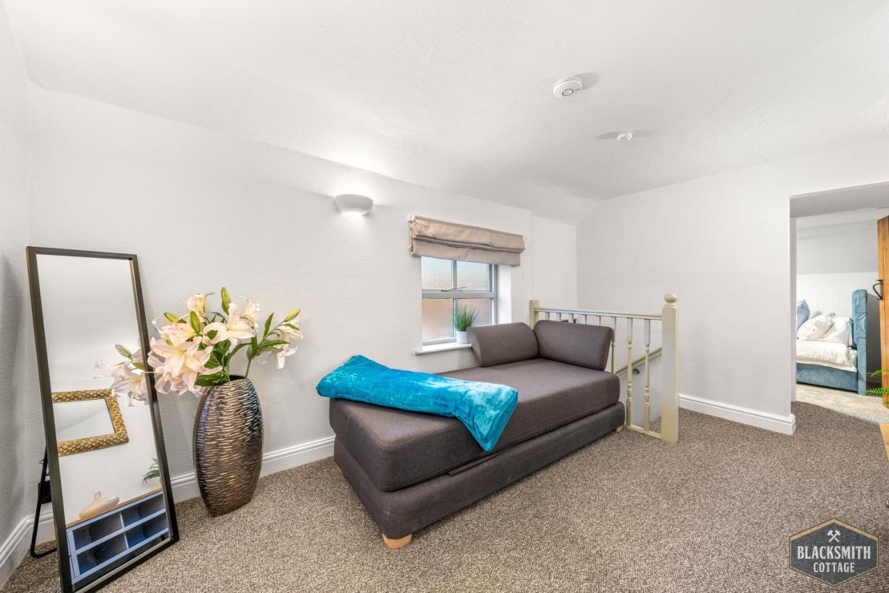 Newborough  6Br Luxury Cottage, Hot Tubs, Hoar Cross, Staffordshire מראה חיצוני תמונה