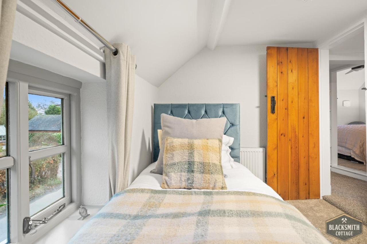 Newborough  6Br Luxury Cottage, Hot Tubs, Hoar Cross, Staffordshire מראה חיצוני תמונה