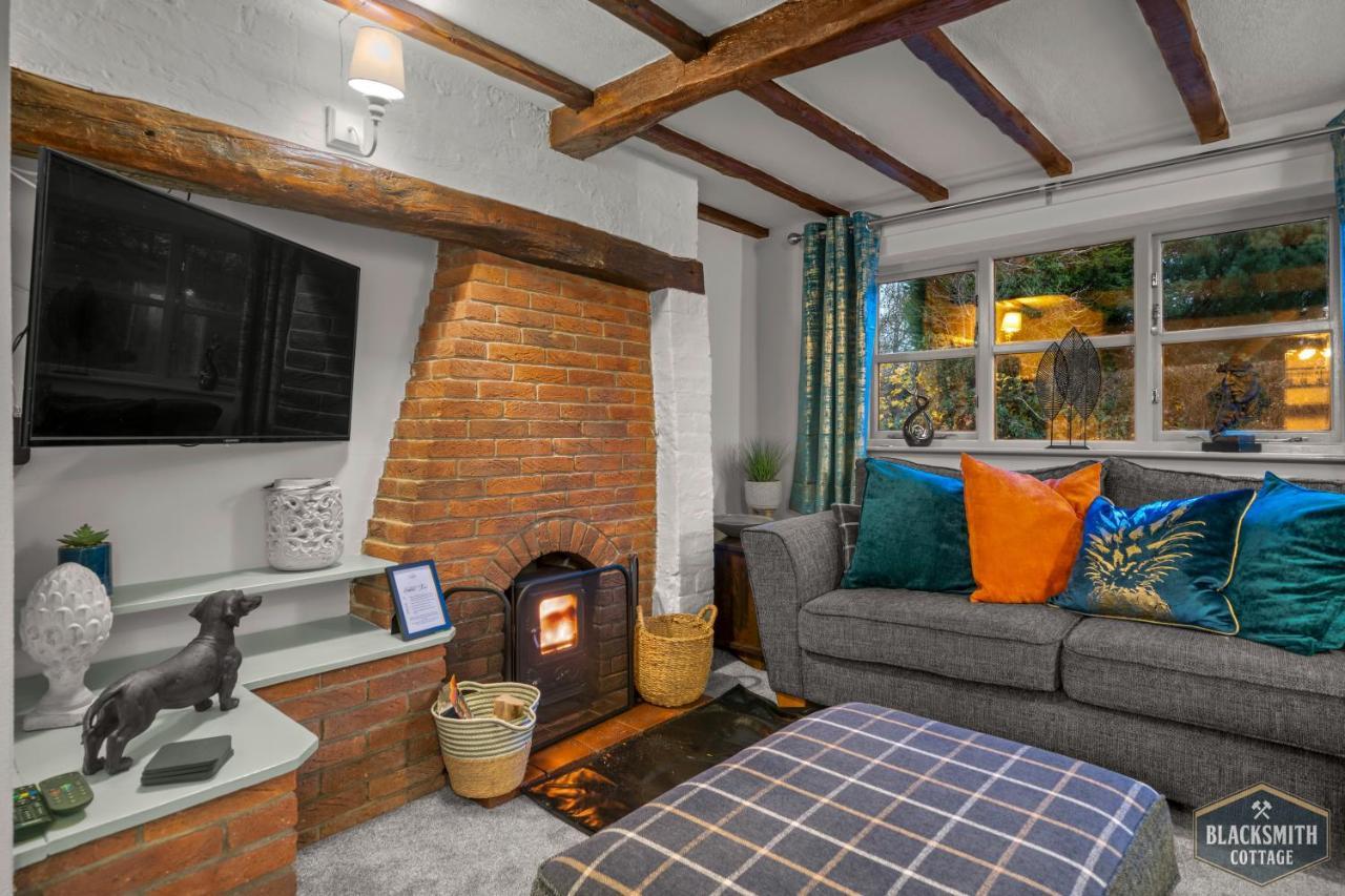 Newborough  6Br Luxury Cottage, Hot Tubs, Hoar Cross, Staffordshire מראה חיצוני תמונה