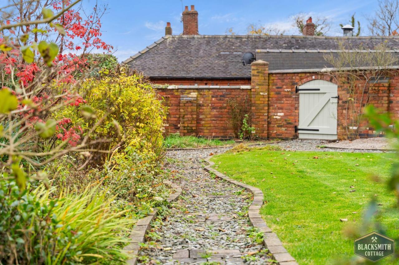 Newborough  6Br Luxury Cottage, Hot Tubs, Hoar Cross, Staffordshire מראה חיצוני תמונה