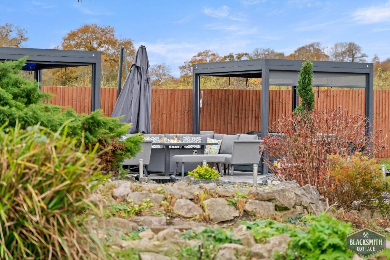 Newborough  6Br Luxury Cottage, Hot Tubs, Hoar Cross, Staffordshire מראה חיצוני תמונה